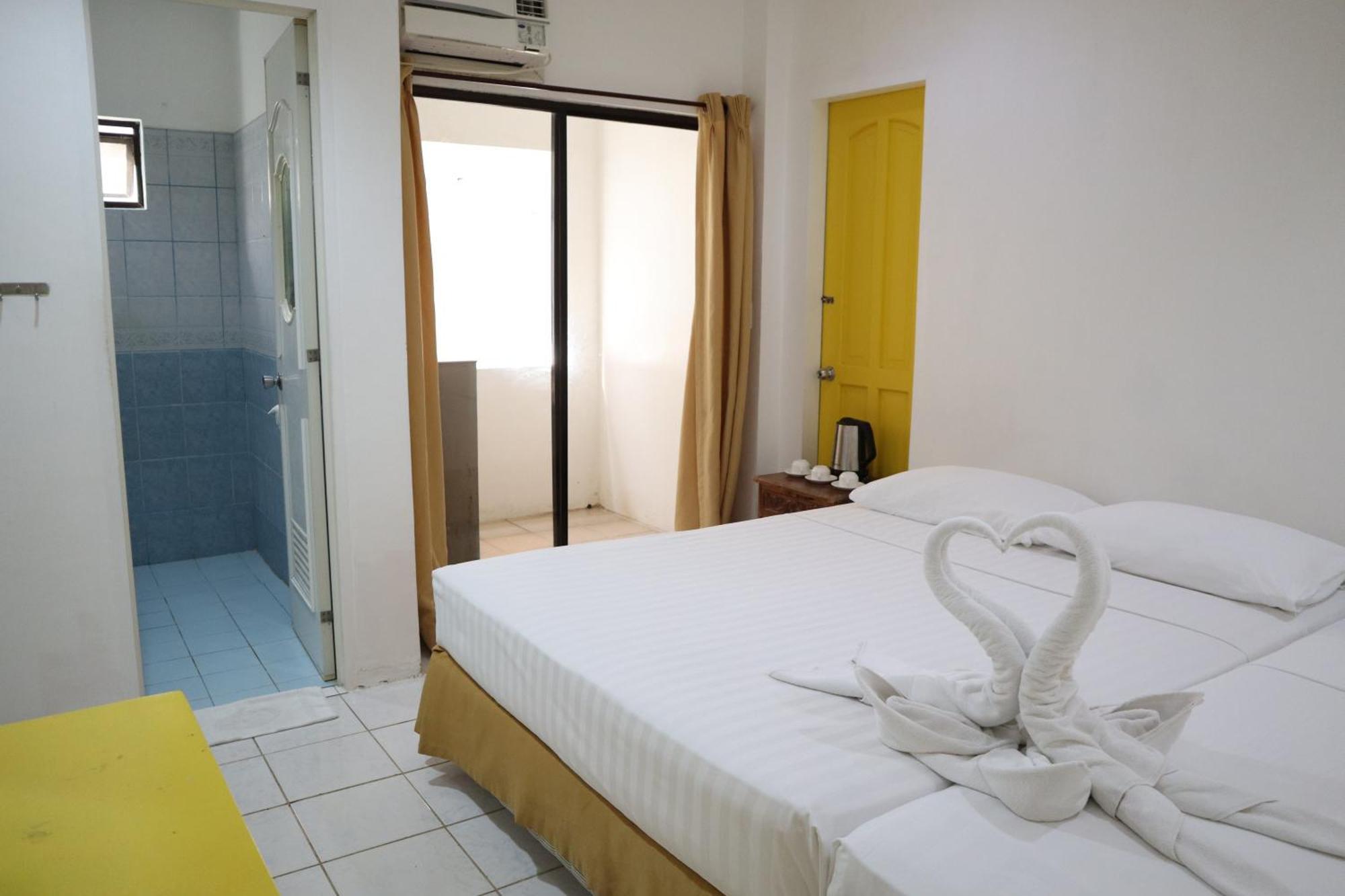 Island Inn Balabag  Extérieur photo